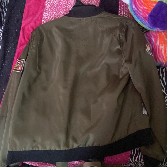 Cute army Jacket for the fall 🥰🥰👌🏽 - Picture 2 of 2